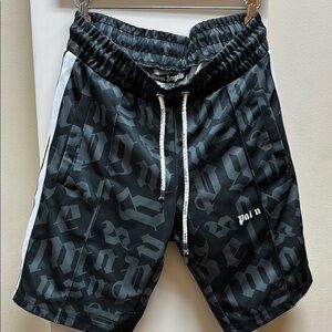 Palm Angels Monochrome Gothic Print Shorts medium